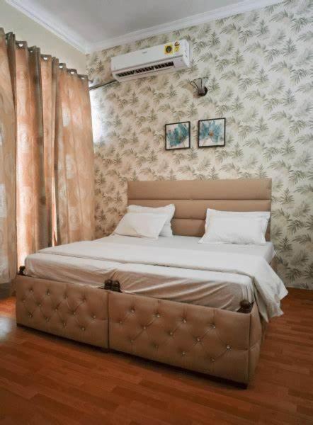 Hotel Kuber Rāi Extérieur photo